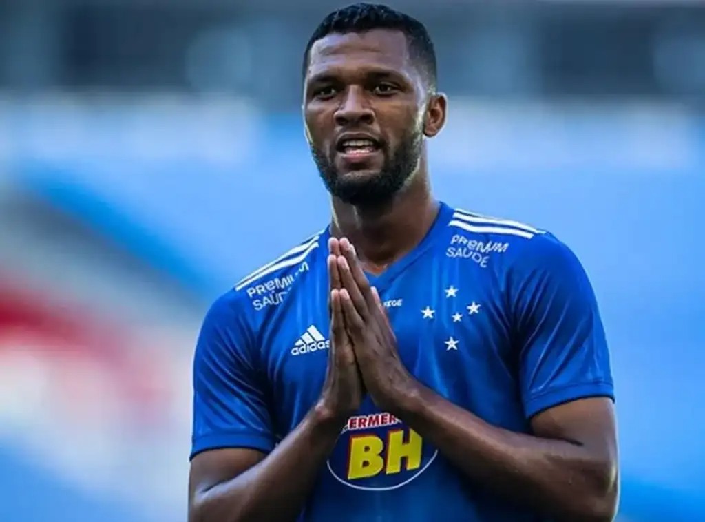 卖水果、搬砖的小伙,与哈兰德争英超金靴